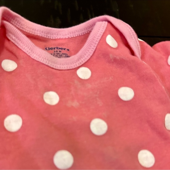 Used/good used condition- bundle of 8 items - bodysuits/shorts - size 3-6 months - Picture 11 of 16